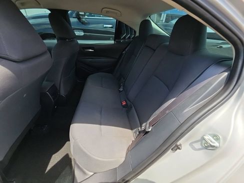 Used 2021 Toyota Corolla LE w/ LE Convenience Package FWD image 4