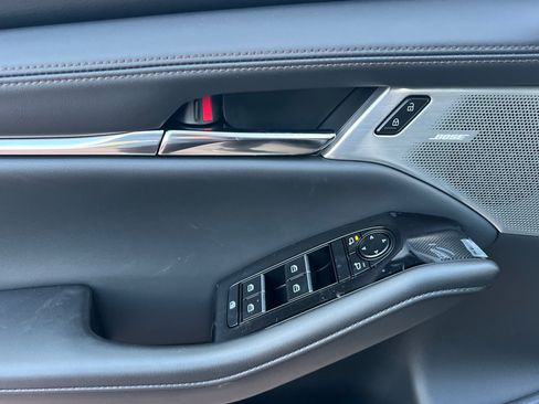 New 2025 MAZDA MAZDA3 Hatchback w/Premium Plus Pkg image 10