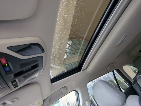 Used 2023 Subaru Outback Limited XT AWD/4WD image 16