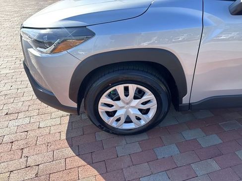 Used 2024 Toyota Corolla Cross L FWD image 10