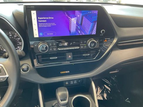 Certified 2023 Toyota Highlander XSE AWD/4WD image 15