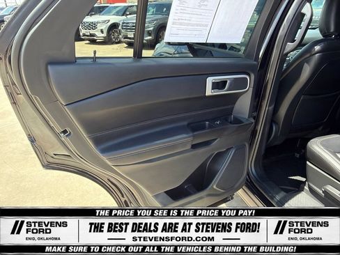 Used 2020 Ford Explorer XLT w/ Equipment Group 202A AWD/4WD image 38