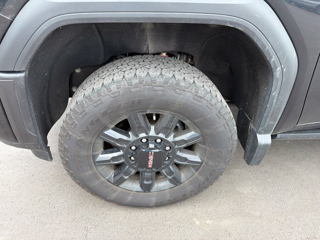 Used 2024 GMC Sierra 2500 AT4 w/ AT4 Premium Plus Package AWD/4WD image 6