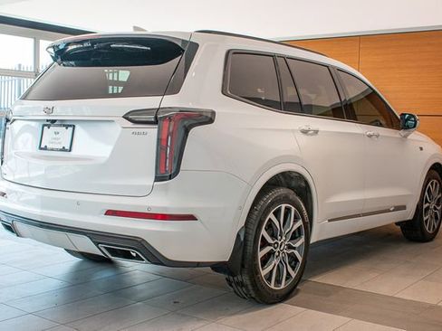 Used 2023 Cadillac XT6 Sport w/ Technology Package AWD/4WD image 6