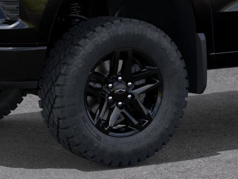 New 2026 Chevrolet Silverado 1500 Custom Trail Boss w/ LPO, Dark Essentials Package AWD/4WD image 9