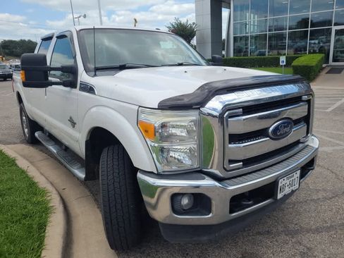 Used 2015 Ford F250 Lariat w/ Lariat Interior Package AWD/4WD image 3