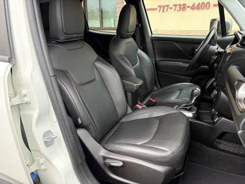 Used 2019 Jeep Renegade Limited AWD/4WD image 9
