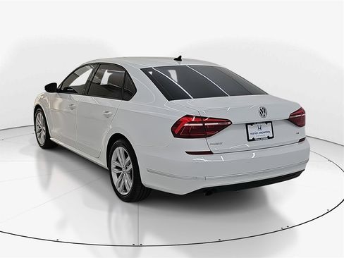 Used 2019 Volkswagen Passat 2.0T Wolfsburg w/ Wheels & Sunroof Package image 8