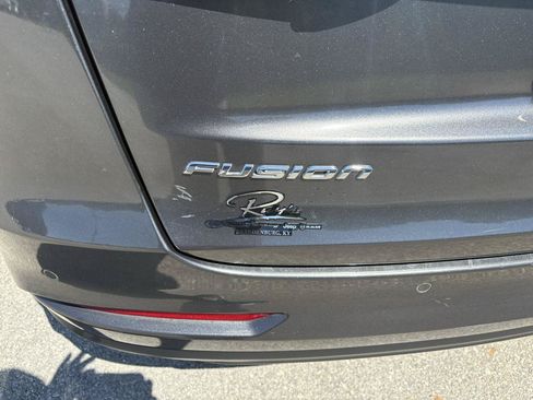 Used 2019 Ford Fusion SE FWD image 10
