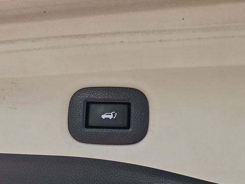 Used 2019 Nissan Rogue SV w/ Premium Package AWD/4WD image 8
