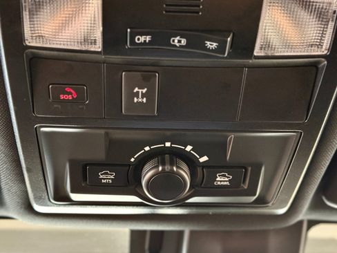 Used 2022 Toyota Tacoma TRD Off-Road w/ Technology Package AWD/4WD image 34