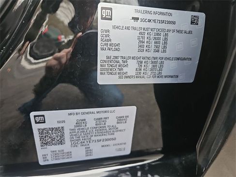 Used 2025 Chevrolet Silverado 2500 ZR2 w/ Technology Package image 35