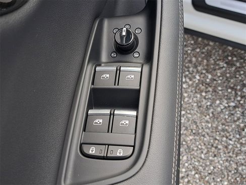 Certified 2024 Audi Q8 Premium Plus image 21