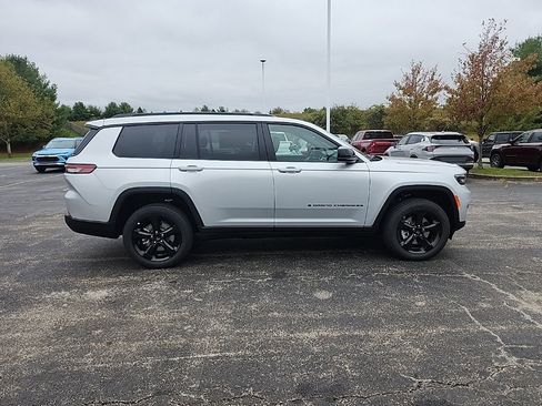 New 2025 Jeep Grand Cherokee L Limited w/ Black Appearance Package image 2