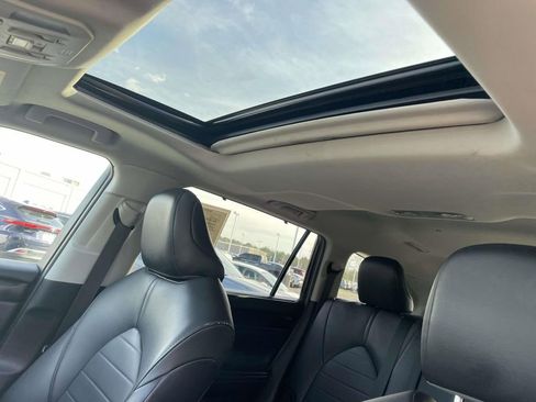 Used 2021 Toyota Highlander XLE image 30