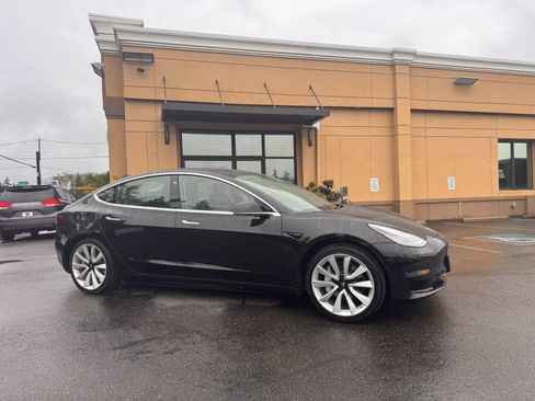 Used 2020 Tesla Model 3 Standard Range Plus RWD image 1