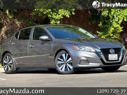 Used 2022 Nissan Altima 2.5 SV