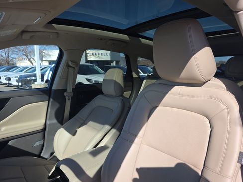 Used 2022 Lincoln Corsair Reserve w/ Equipment Group 201A image 18