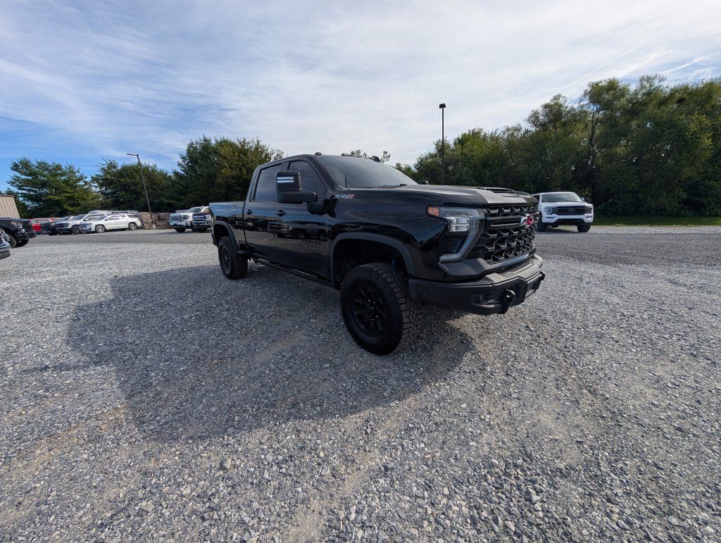 Used 2024 Chevrolet Silverado 2500 ZR2 w/ ZR2 Bison Edition AWD/4WD image 13