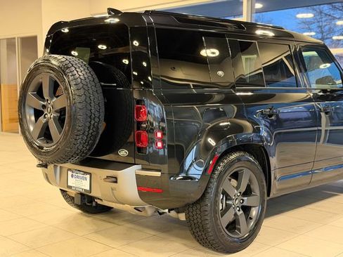 Used 2022 Land Rover Defender 110 X-Dynamic SE image 12