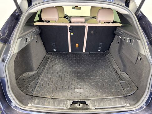 Used 2017 Jaguar F-PACE Premium image 28