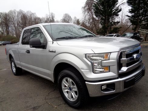Used 2015 Ford F150 XLT w/ Equipment Group 301A Mid image 3