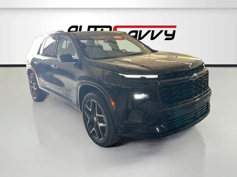 Used 2026 Chevrolet Traverse High Country FWD image 1