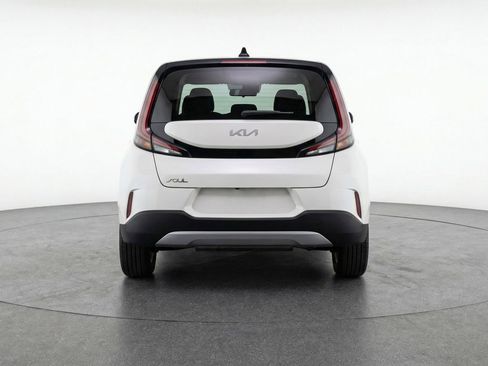 Used 2025 Kia Soul LX w/ LX Technology Package FWD image 7