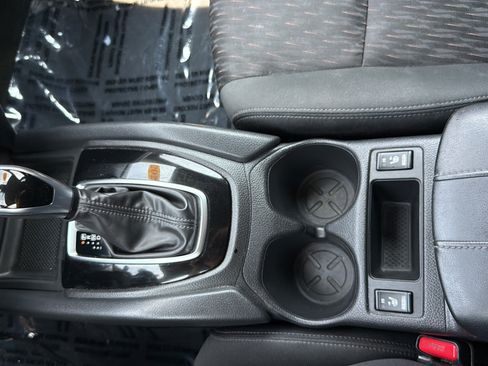 Used 2020 Nissan Rogue SV FWD image 19