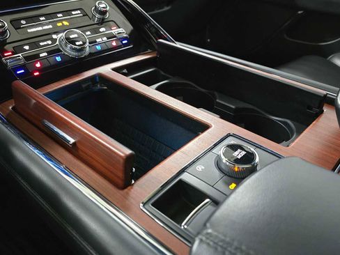 Used 2024 Lincoln Navigator L 4WD image 34