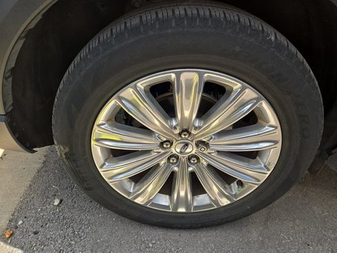 Used 2020 Ford Explorer Limited w/ Class III Trailer Tow Package RWD image 5