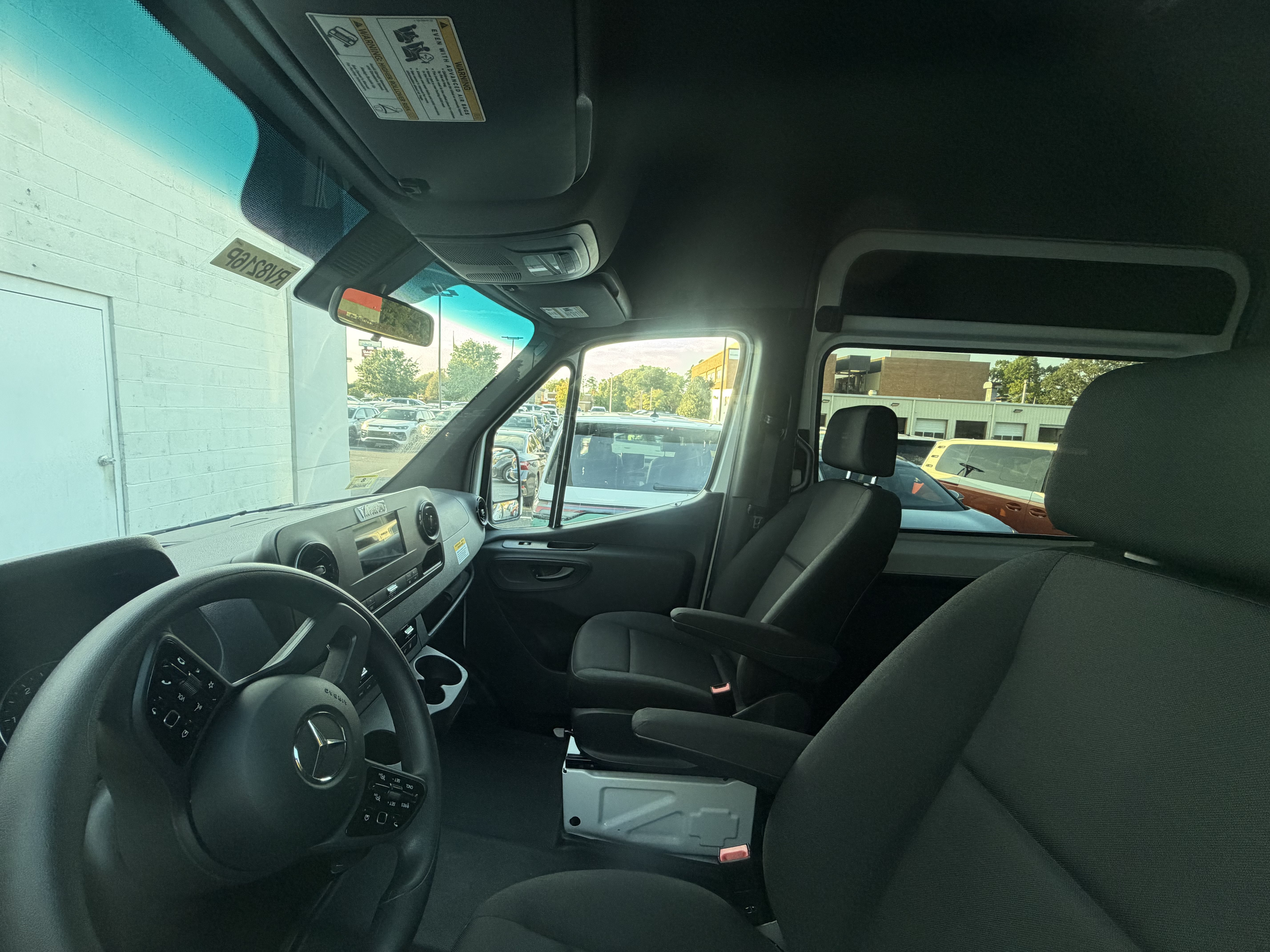 Used 2024 Mercedes-Benz Sprinter 2500 image 17