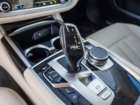 Used 2019 BMW 740i image 23
