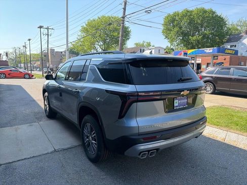 New 2026 Chevrolet Traverse LT w/ Driver Confidence Package AWD/4WD image 3