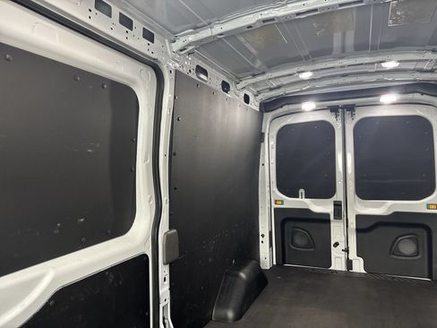 Used 2024 Ford Transit 250 148 Medium Roof w/ Exterior Upgrade Package RWD image 18