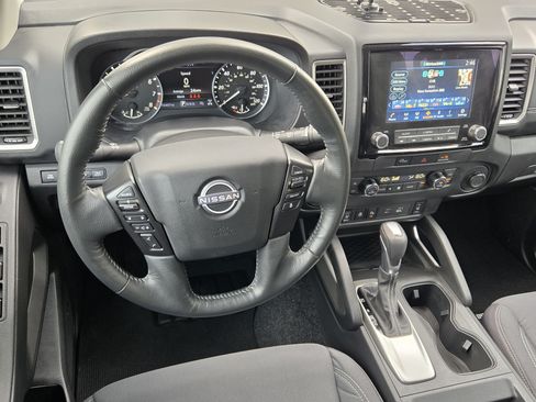 Used 2024 Nissan Frontier SV w/ SV Convenience Package AWD/4WD image 21