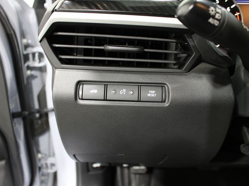 Used 2023 Nissan Altima 2.5 SR w/ SR Premium Package FWD image 8
