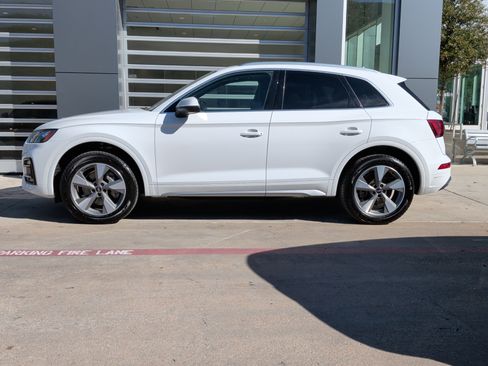 Used 2023 Audi Q5 2.0T Premium w/ Convenience Package image 7