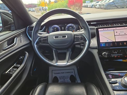 Certified 2022 Jeep Grand Cherokee Overland w/ Luxury Tech Group IV image 19