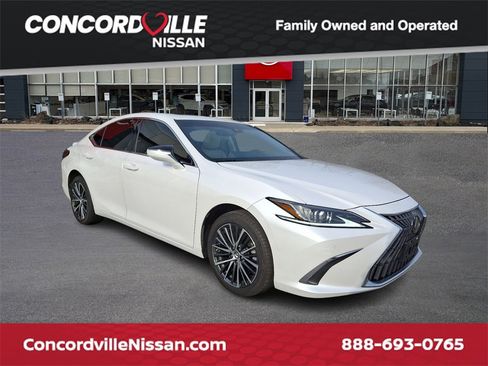 Used 2024 Lexus ES 250 w/ Premium Package image 1