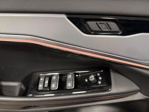 Used 2024 Jeep Wagoneer Launch Edition image 16