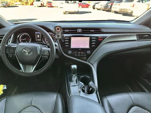 Used 2020 Toyota Camry SE image 25