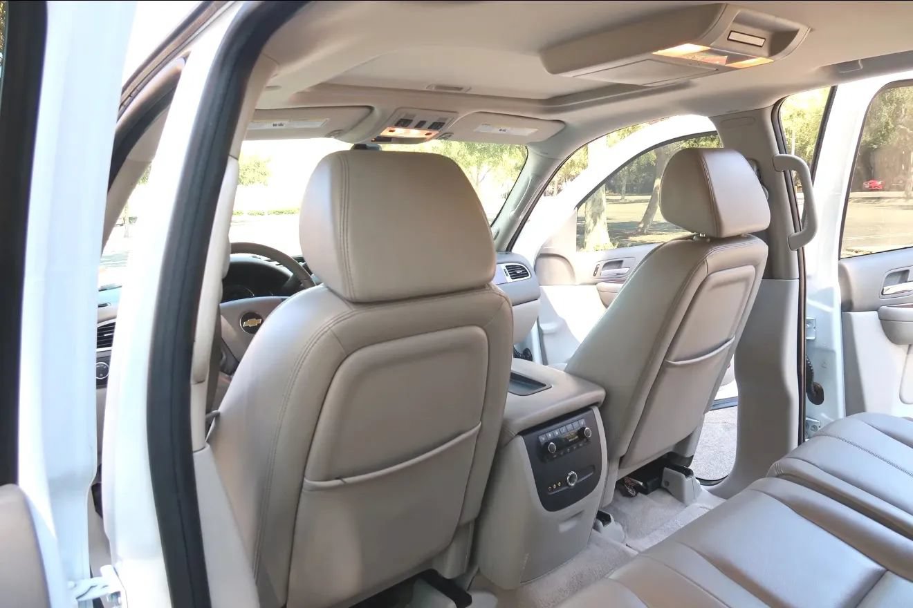 Used 2007 Chevrolet Suburban LTZ w/ LTZ Preferred Equipment Group RWD image 21