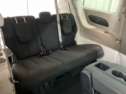 Used 2019 Chrysler Pacifica Touring Plus w/ Advanced Safetytec Group image 26