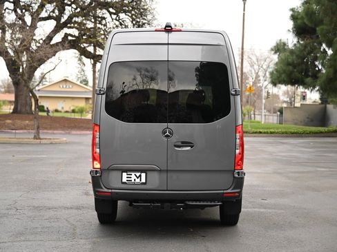 Used 2020 Mercedes-Benz Sprinter 2500 image 13