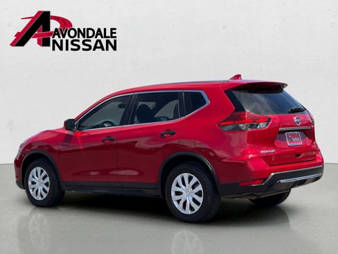 Used 2017 Nissan Rogue S FWD image 3