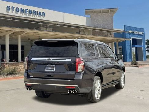Used 2022 Chevrolet Suburban High Country image 5