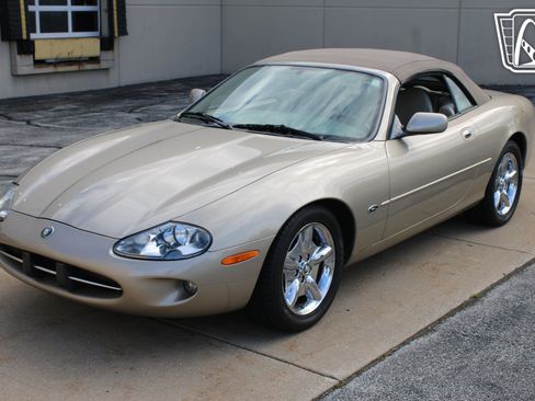Used 1999 Jaguar XK8 Convertible RWD image 8