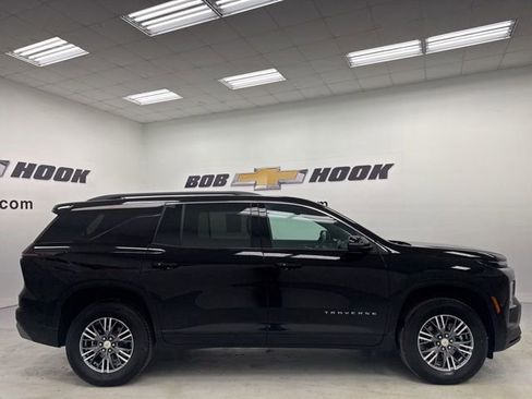 Used 2026 Chevrolet Traverse LT AWD/4WD image 4
