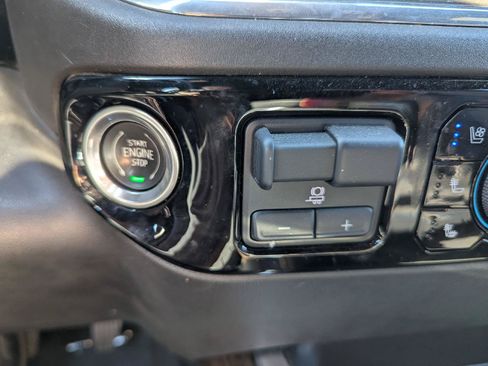 Used 2024 Chevrolet Silverado 2500 High Country w/ Technology Package AWD/4WD image 15
